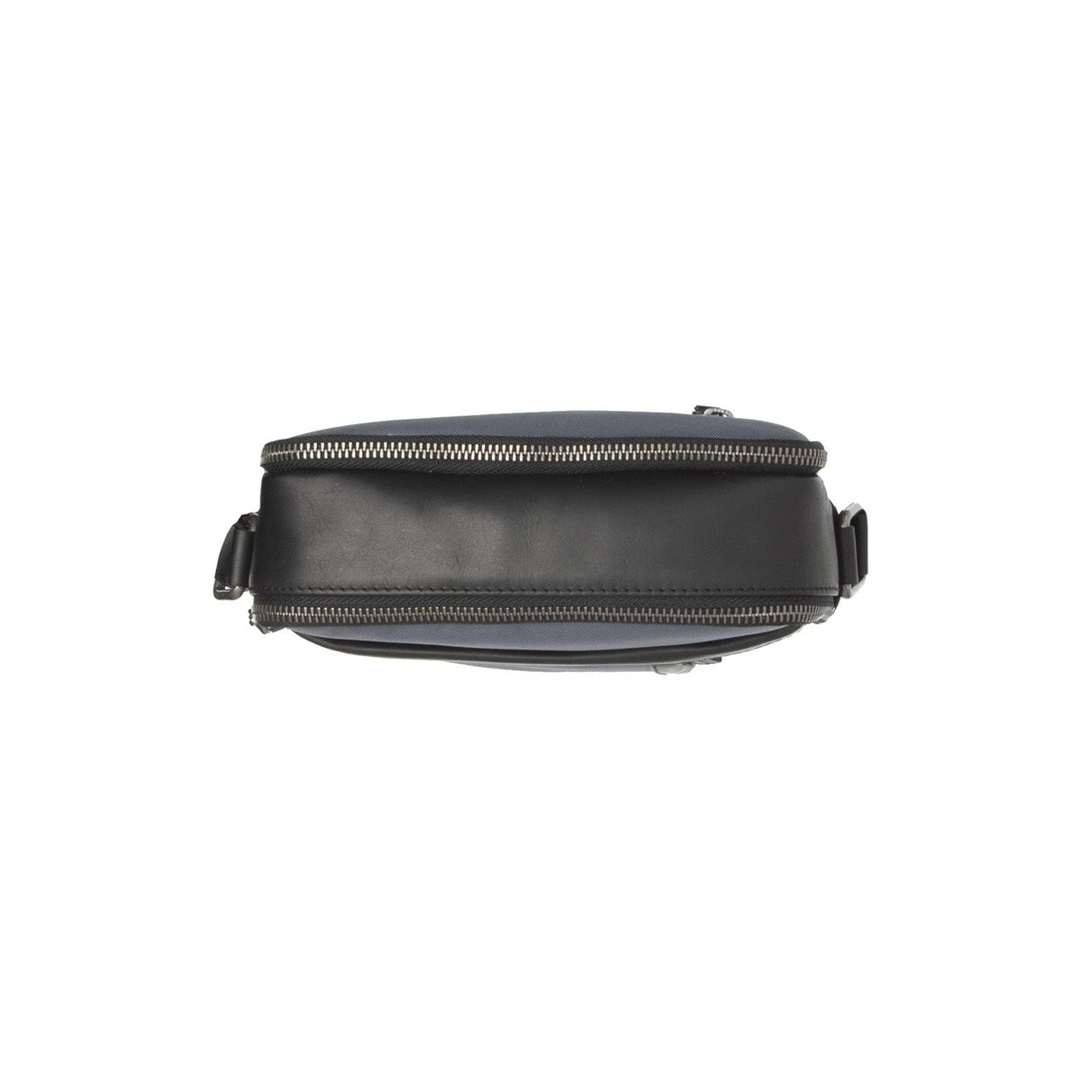 Arendal Full-Grain Leather Crossbody Bag til Mænd - Structured Side Profile Showing Gusset Depth &amp; Expansion Capacity