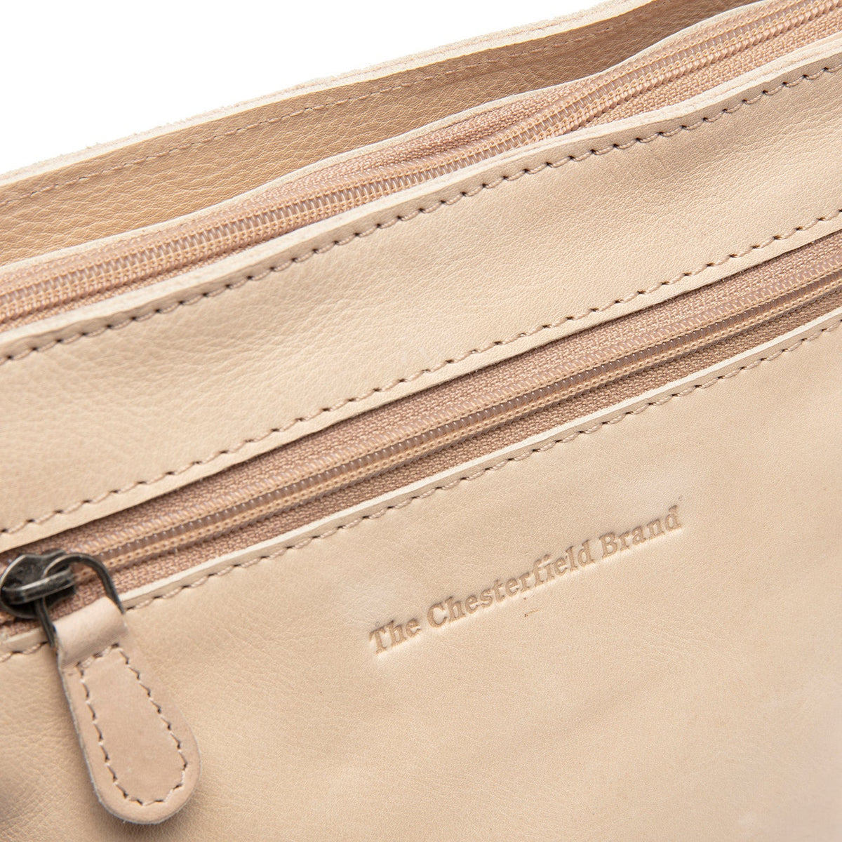 Aston Full-Grain Leather Crossbody Bag til Kvinder - Structured Side Profile Showing Gusset Depth &amp; Expansion Capacity