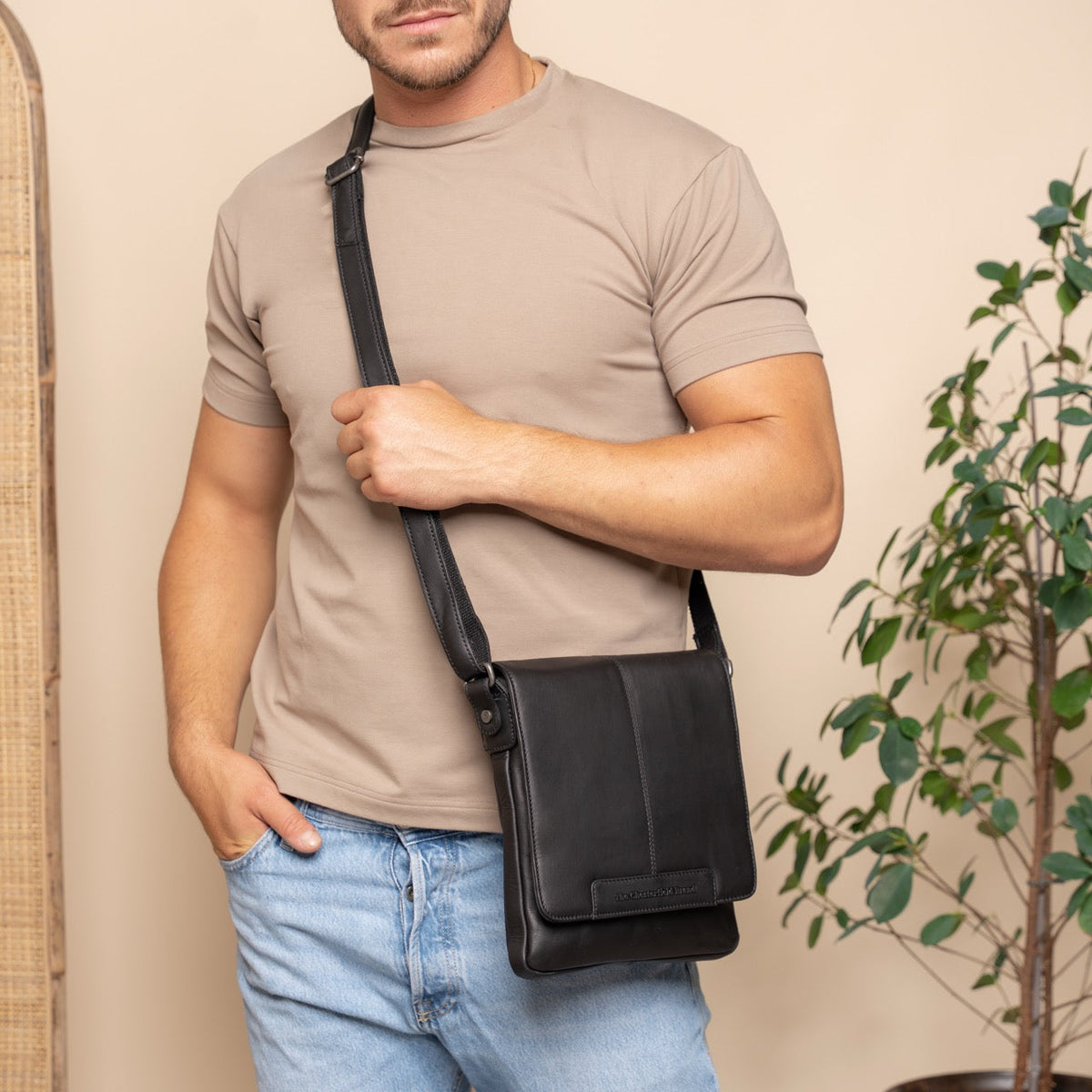 Bodin Full-Grain Leather Crossbody Bag - Struktureret sideprofil med rummelighed
