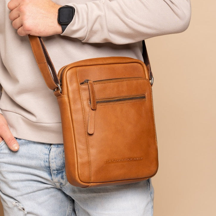 Dessau Full-Grain Leather Crossbody Bag til Mænd – alternate product view 2