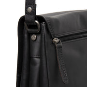 
Indvendig visning Showing Dedicated Padded Laptop Sleeve & Multi-Compartment Organization
