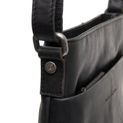 
Indvendig visning Showing Dedicated Padded Laptop Sleeve & Multi-Compartment Organization