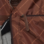 
Indvendig visning Showing Quilted Viscose Lining & To funktionelle inderlommer