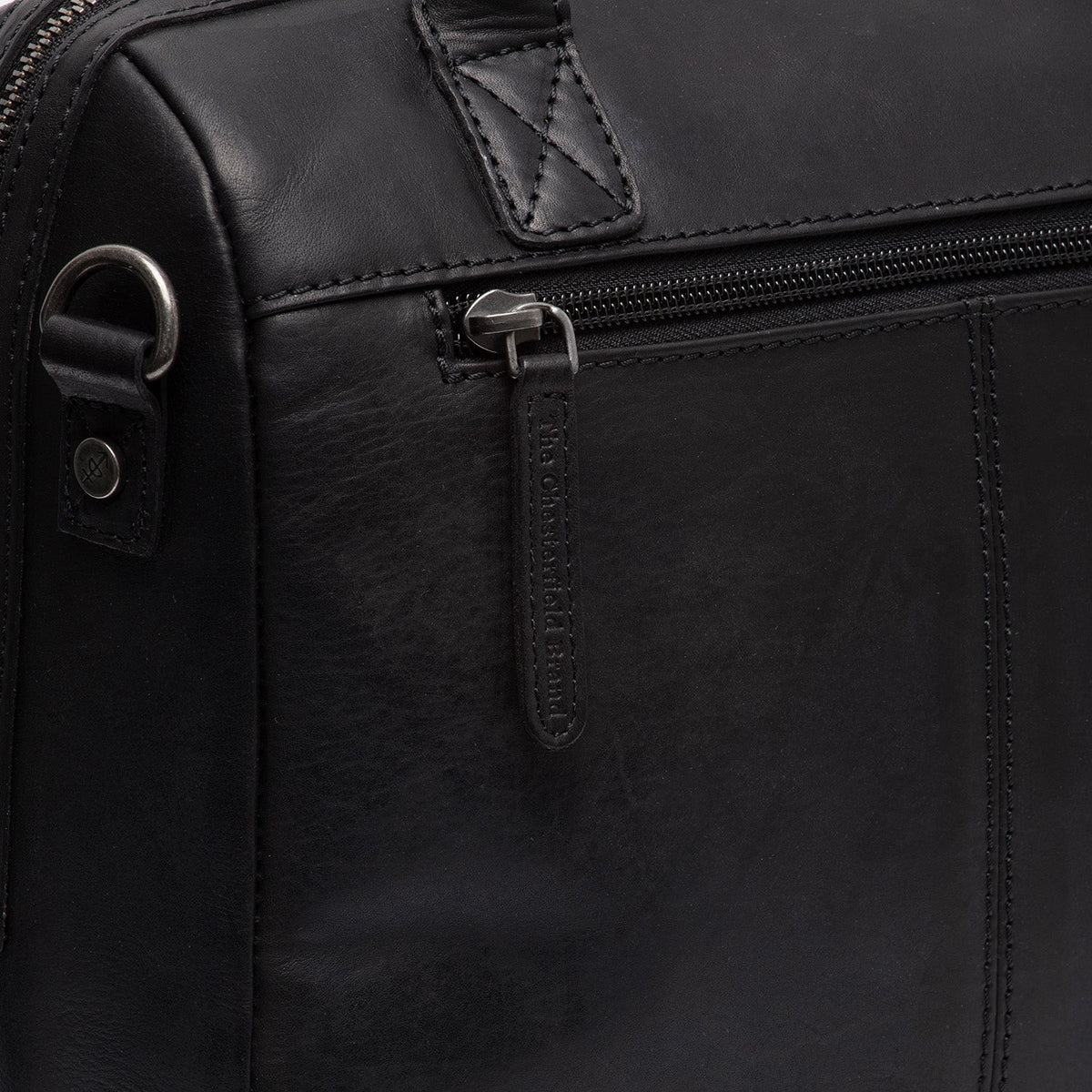 Tailored Rib Cuffs &amp; Hem Craftsmanship Construction Detail on Langton Full-Grain Leather Handbag til Kvinder