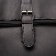 Solid Antique Brass Hardware &amp; Heavy-Duty Dual Zipper Detail on Larsson Full-Grain Leather Laptop Backpack til Kvinder