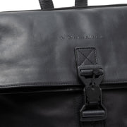 Solid Antique Brass Hardware &amp; Heavy-Duty Dual Zipper Detail on Trondheim Full-Grain Leather Laptop Backpack til Kvinder