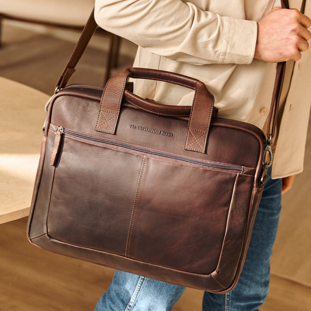 
Everyday Carry Perspective Showing Ergonomic Grab Handle & Strap Comfort