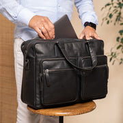 Misha Full-Grain Leather Laptop Bag til Kvinder - Structured Side Profile Showing Gusset Depth &amp; Expansion Capacity
