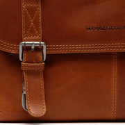Solid Antique Brass Hardware &amp; Heavy-Duty Dual Zipper Detail on Veneto Full-Grain Leather Laptop Bag til Kvinder