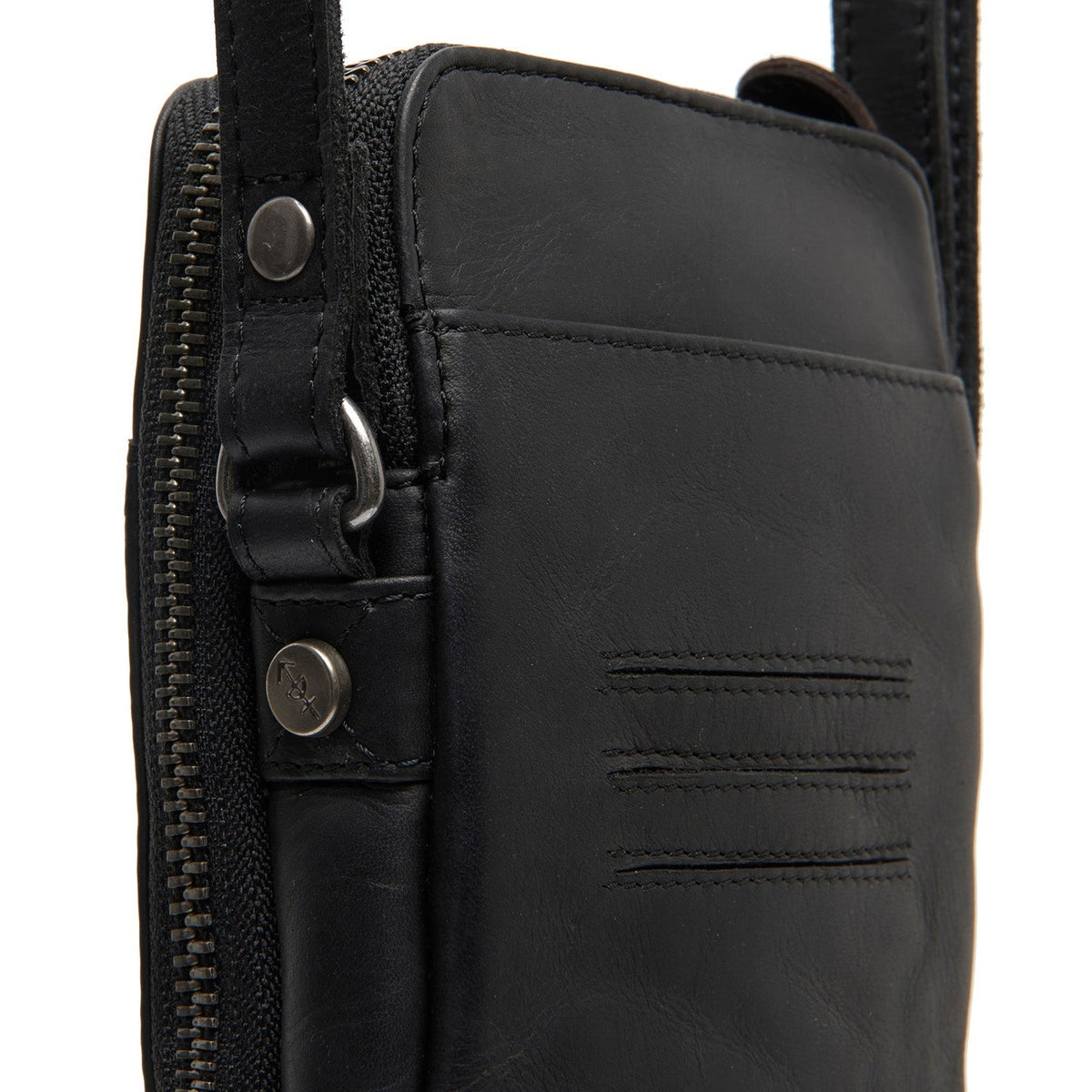 
Alesund Kernelæder Phone Bag - Sideprofil med ergonomisk ærmesnit