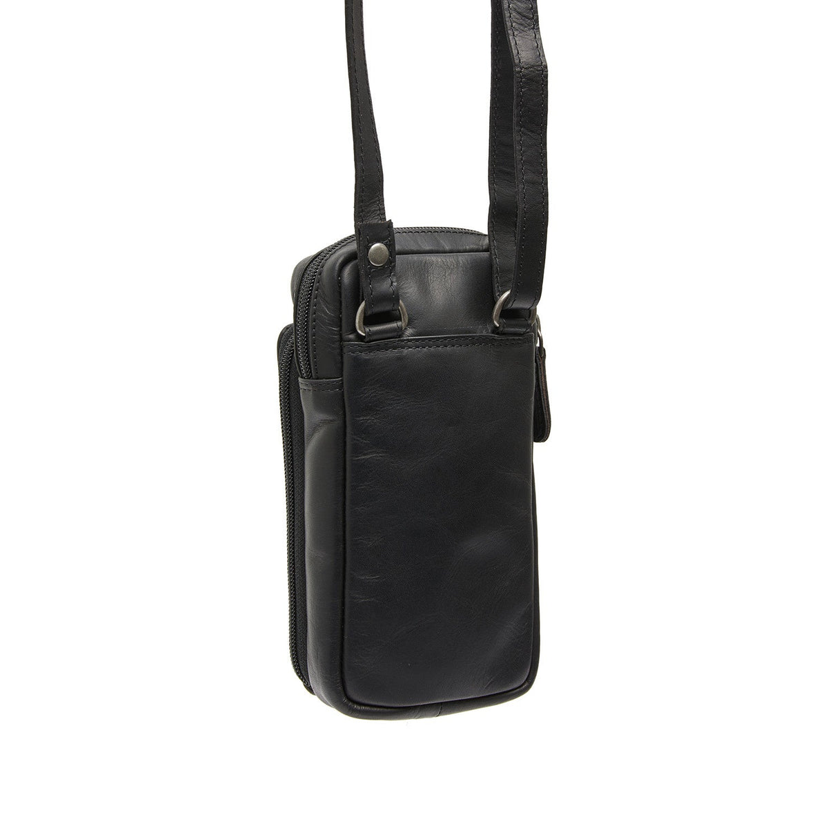 Styled Fit Perspective of Valdes Full-Grain Leather Phone Bag til Kvinder on Model - Natural Daylight Drape