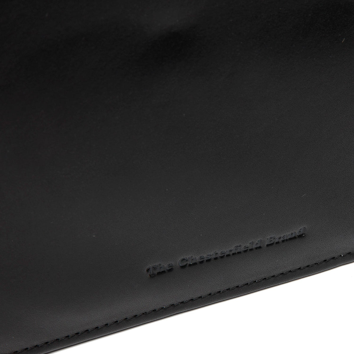 Close-Up Detail of Classic Collar &amp; Heavy-Duty Zipper Hardware on Leather Portfolio Moreton til Kvinder