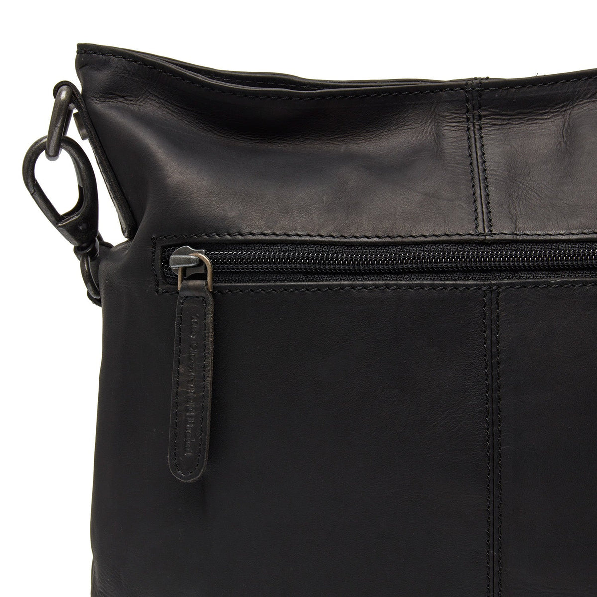 Solid Antique Brass Hardware &amp; Heavy-Duty Dual Zipper Detail on Jen Full-Grain Leather Shoulder Bag til Kvinder