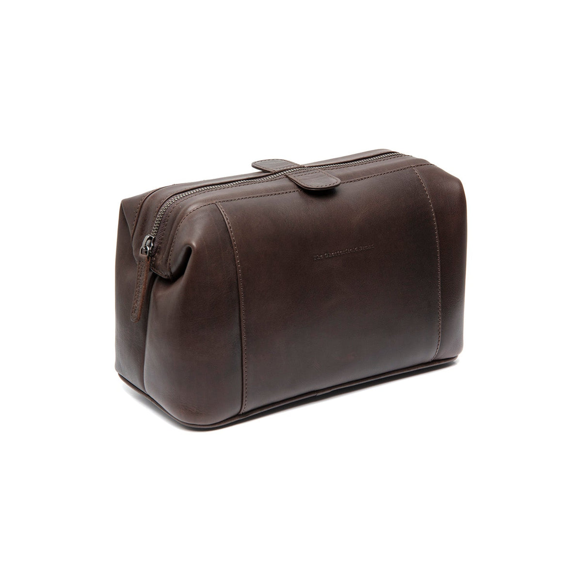 Styled Fit Perspective of Biassa Full-Grain Leather Toiletry Bag til Kvinder on Model - Natural Daylight Drape