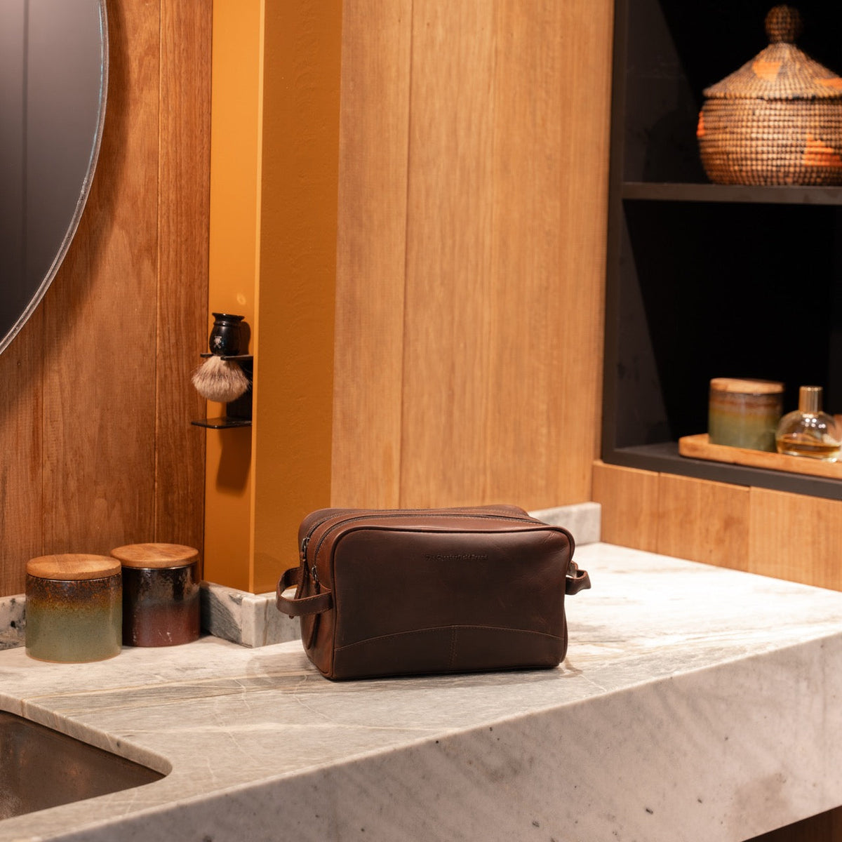 Stacey Full-Grain Leather Toiletry Bag til Kvinder – alternate product view 2