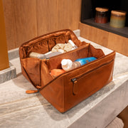Trevia Full-Grain Leather Toiletry Bag til Kvinder – alternate product view 3