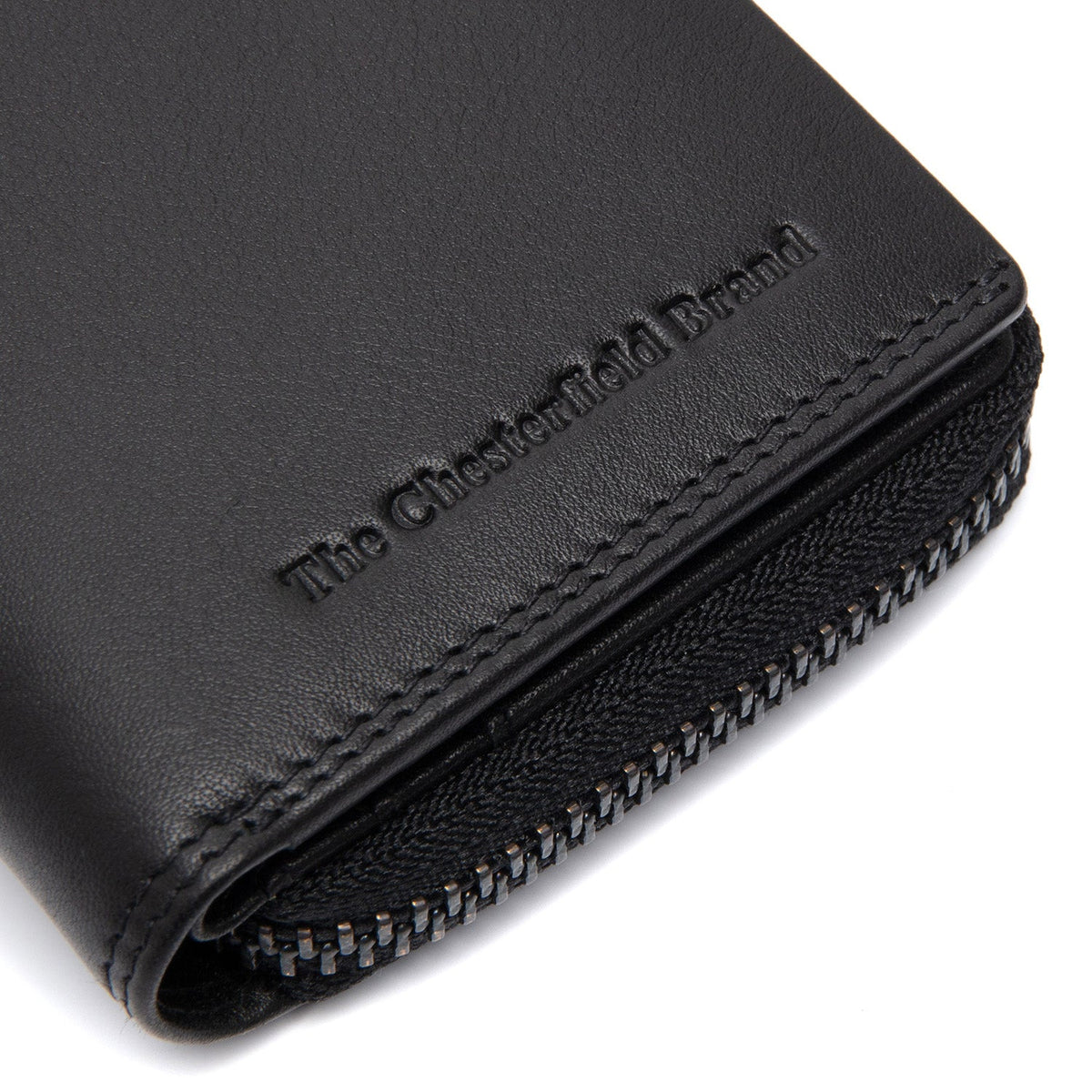 Solid Antique Brass Hardware &amp; Heavy-Duty Dual Zipper Detail on Lenwick Full-Grain Leather Wallet til Kvinder