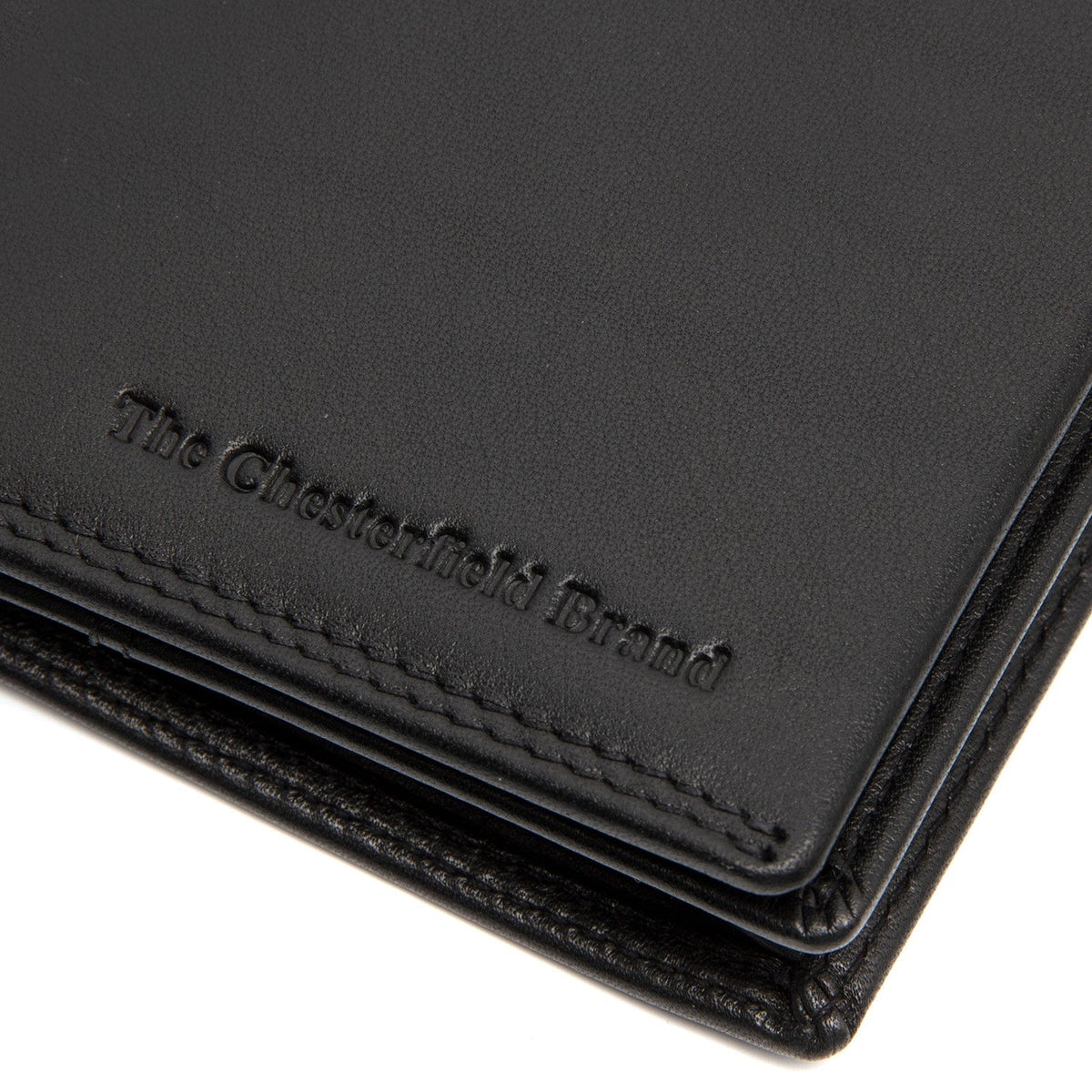
Solid Antique Brass Hardware & Heavy-Duty Dual Zipper Detail on Vincent Læderpung