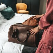 Liam Full-Grain Leather Weekender Bag til Kvinder – alternate product view 3