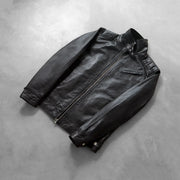 
Button & Hem Craftsmanship Construction Detail on Legacy Sort Bikerjakke i Læder til Mænd