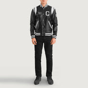 
Liberte California Sort Leather Varsity Læderjakke til Mænd - Sideprofil med ergonomisk ærmesnit