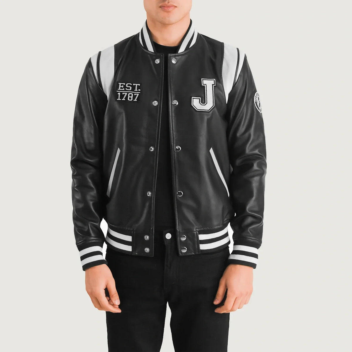 
Liberte New Jersey Sort Leather Varsity Læderjakke til Mænd in Black & White Sheepskin Leather - Forfra med skræddersyet silhuet | Køb online
