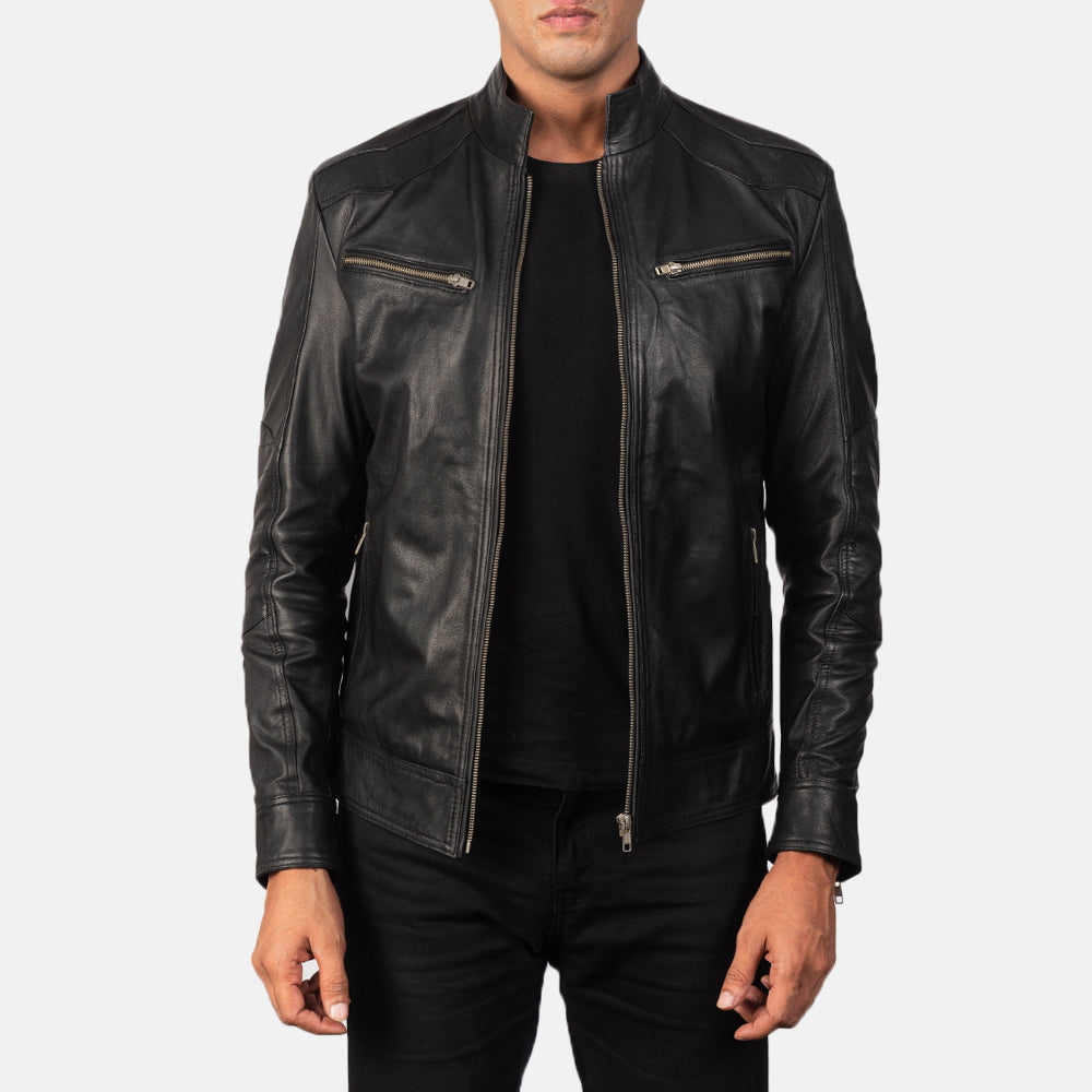 Men's Mack Sort Læder Bikerjakke til Mænd in Black Goatskin Leather - Front Profile View &amp; Tailored Silhouette | Buy Online