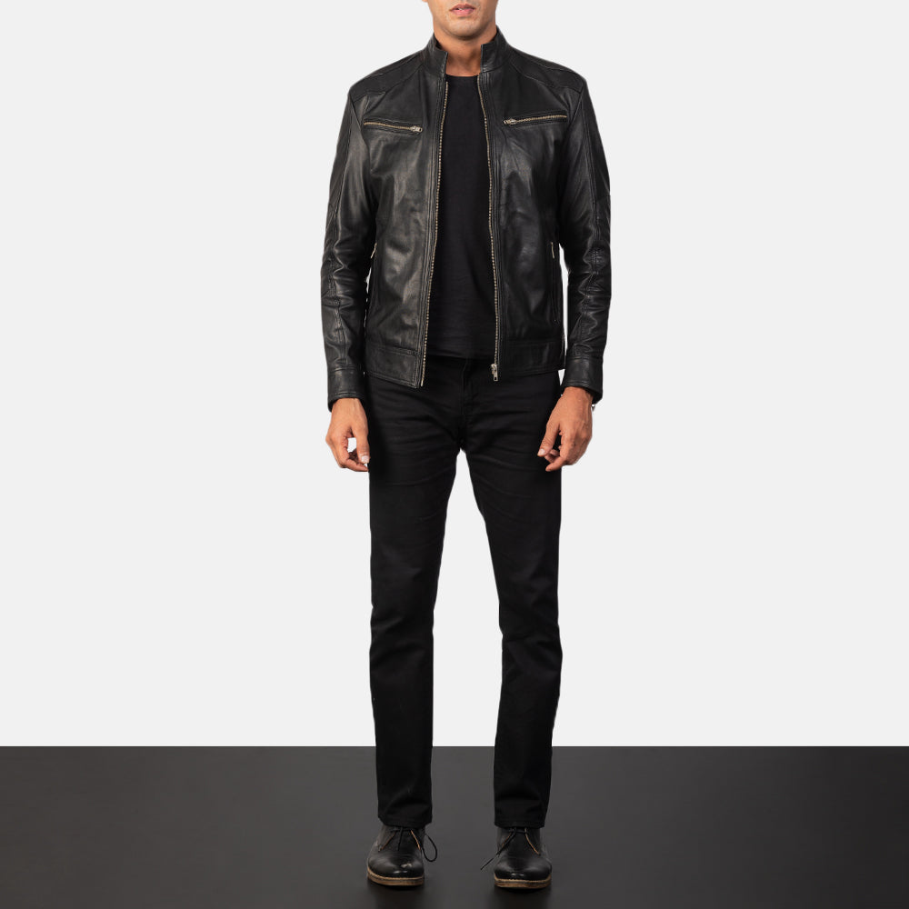 Men's Mack Sort Læder Bikerjakke til Mænd - Lateral Side Profile View Showing Sleeve Cut &amp; Athletic Taper Fit