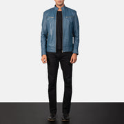 Mack Blue Læder Bikerjakke til Mænd - Lateral Side Profile View Showing Sleeve Cut &amp; Athletic Taper Fit