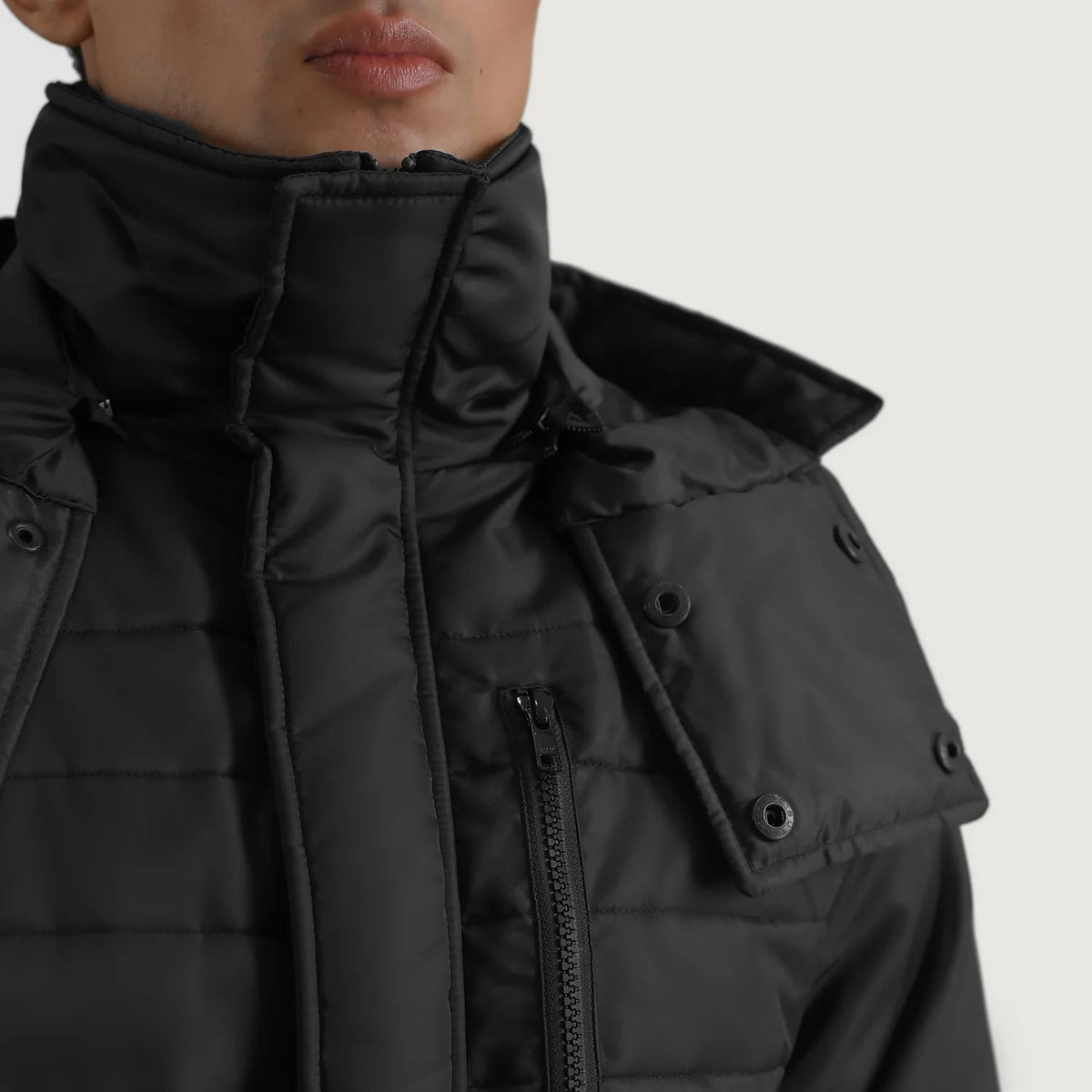 
Indvendig visning Showing Quilted Viscose Lining & To funktionelle inderlommer