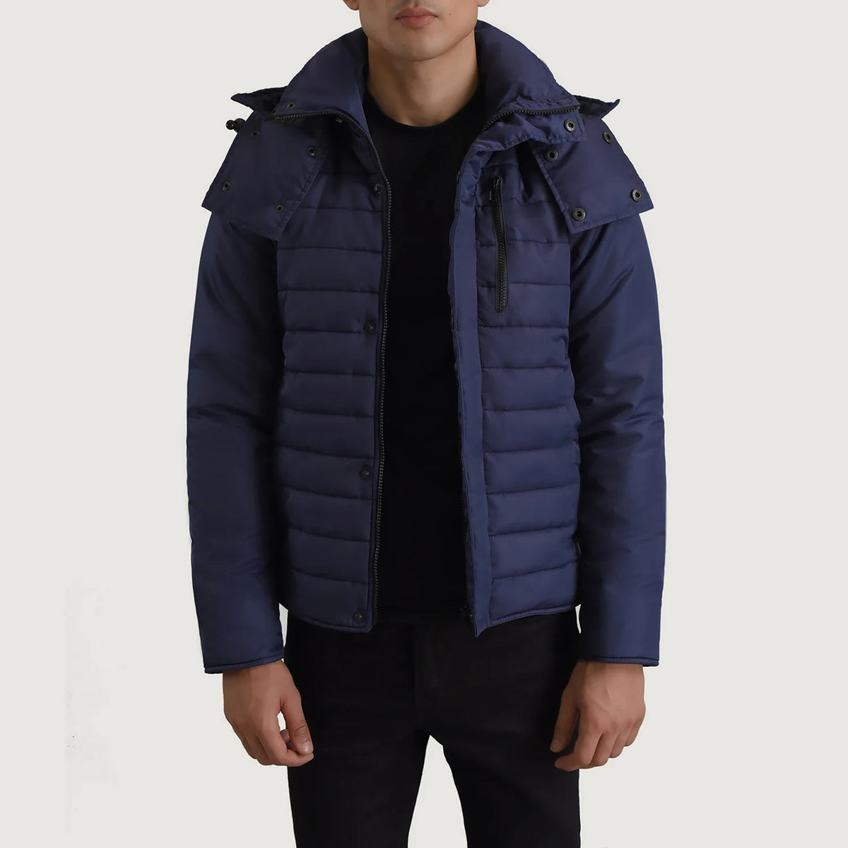 
Malcolm Blå Hooded Puffer Læderjakke til Mænd in Blue Full-Grain Leather - Forfra med skræddersyet silhuet | Køb online
