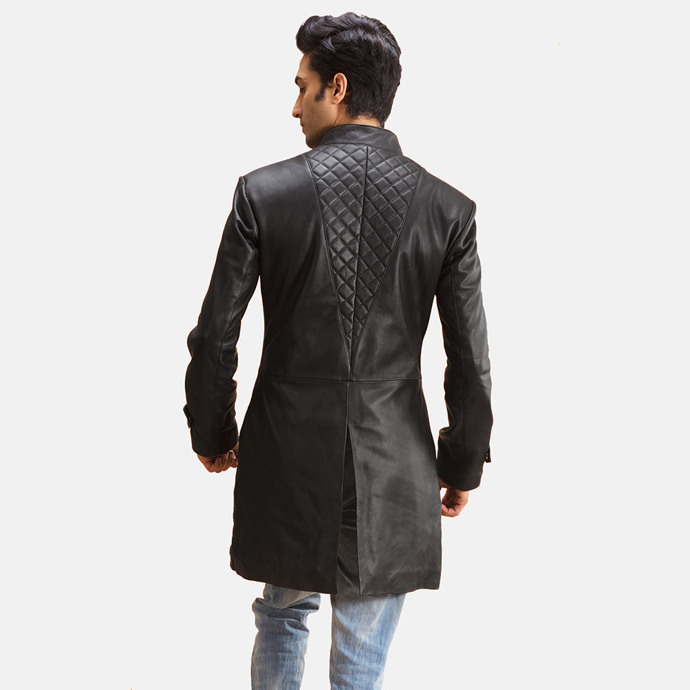 Men's Midlander Quilted Sort Leather Coat til Mænd - Lateral Side Profile View Showing Sleeve Cut &amp; Athletic Taper Fit