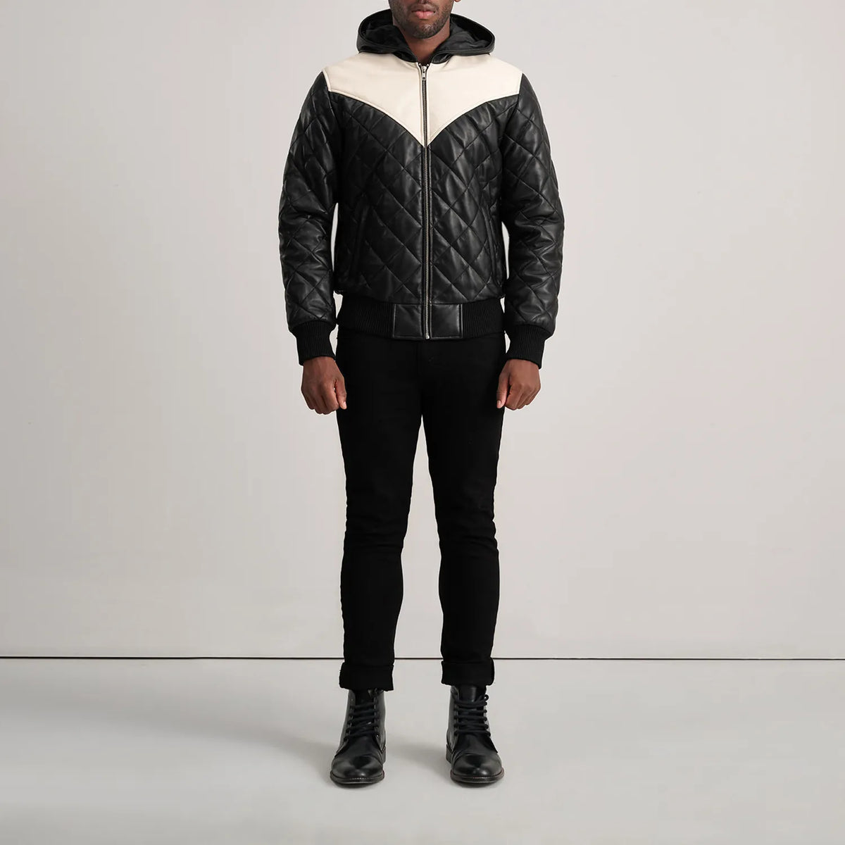 
Norman Tan Hooded Bomber Leather Puffer Jacket - Sideprofil med ergonomisk ærmesnit