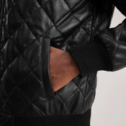 
Indvendig visning Showing Quilted Polyester Lining & To funktionelle inderlommer
