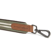 Green Shoulder Strap til Kvinder - Lateral Side Profile View Showing Sleeve Cut &amp; Athletic Taper Fit