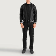 Close-Up Detail of Varsity collar &amp; Zipper Hardware on Pascal Sort Leather Varsity Læderjakke til Mænd