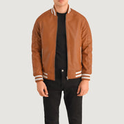 Pascal Lys brun Brun Leather Varsity Læderjakke til Mænd in Tan Brown Sheepskin Leather - Front Profile View &amp; Tailored Silhouette | Buy Online