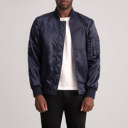 Quinton MA-1 Blue Læder Bomberjakke til Mænd - Lateral Side Profile View Showing Sleeve Cut &amp; Athletic Taper Fit
