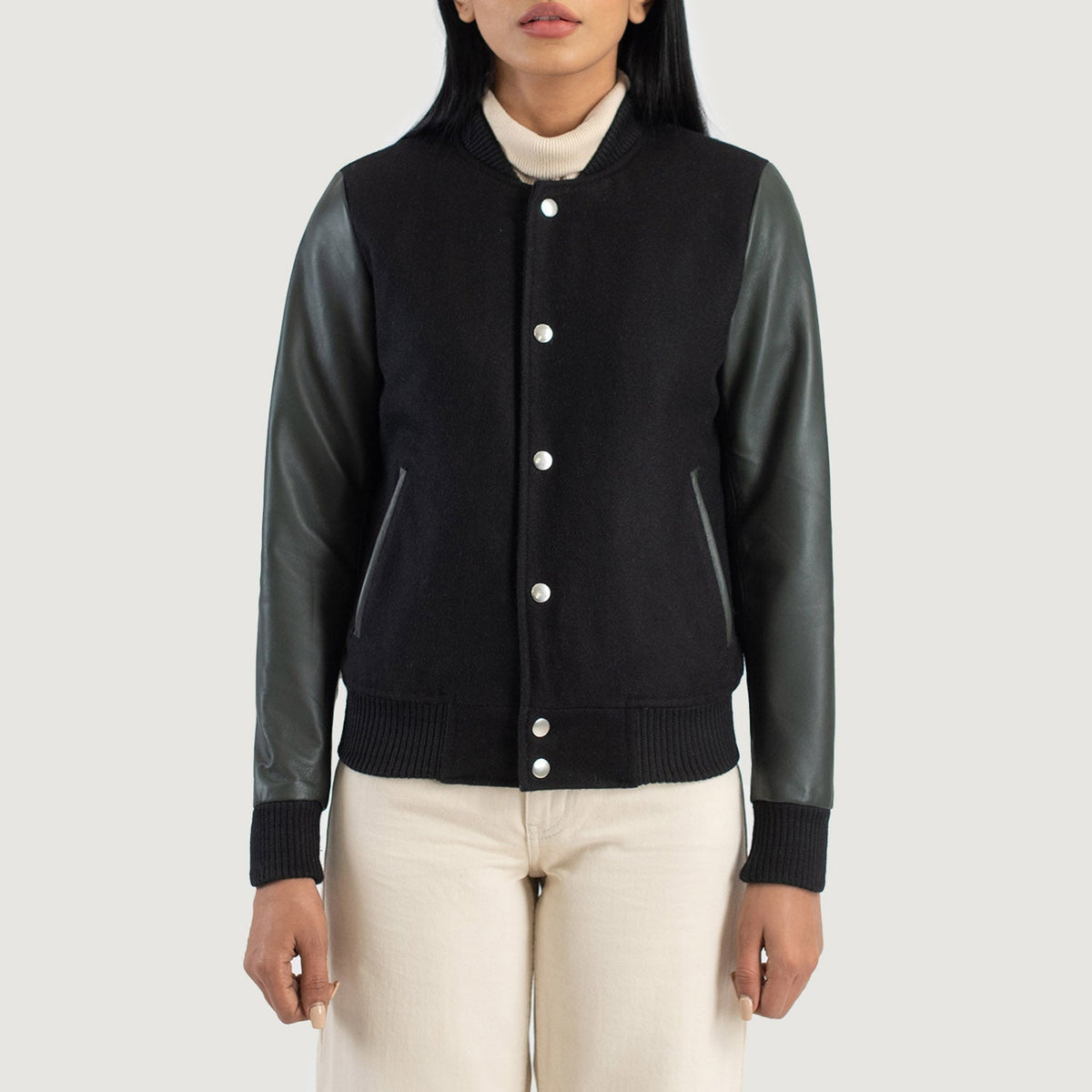 
Nærbillede of Varsity & Snap Buttons Hardware on Savant Green Hybrid Varsity Jacket