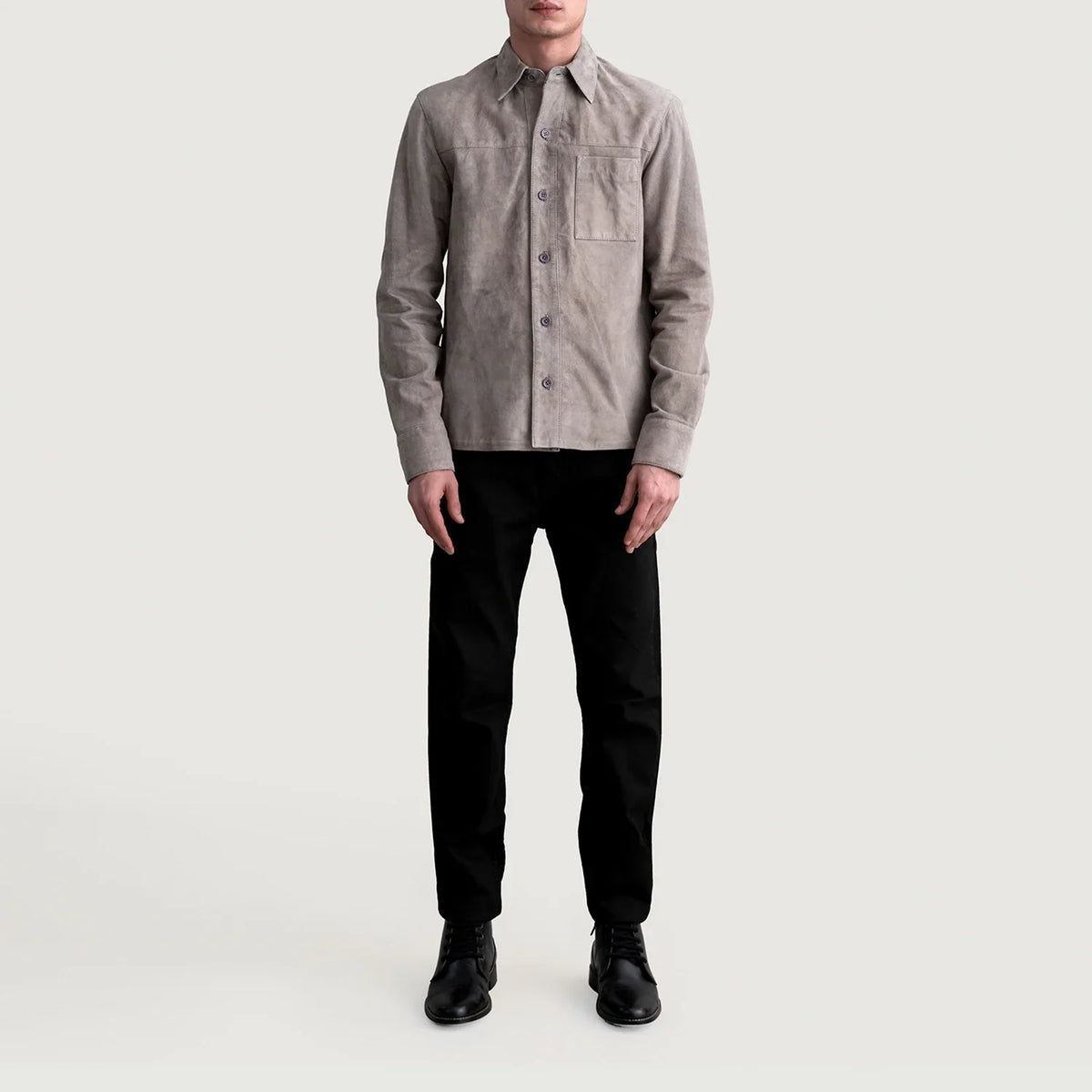 
Nærbillede of Shirt & Buttons Hardware on Scout Grey Suede Leather Shirt til Mænd til Mænd