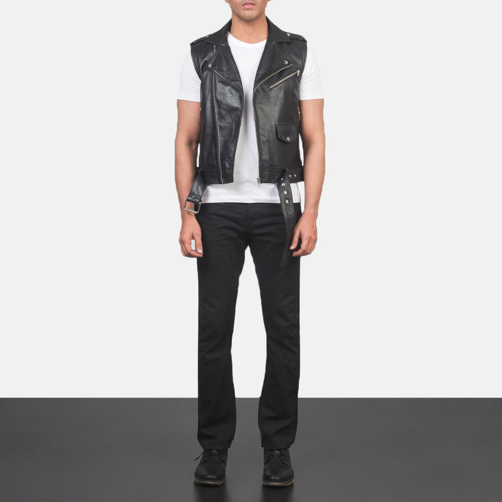 Men's Sullivan Sort Leather Biker Vest til Mænd - Lateral Side Profile View Showing Sleeve Cut &amp; Athletic Taper Fit