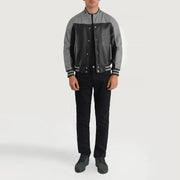 
Terrance Black & Red Leather Varsity Jacket - Sideprofil med ergonomisk ærmesnit