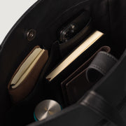 
The Poet Tote bag i læder – alternate product view 8