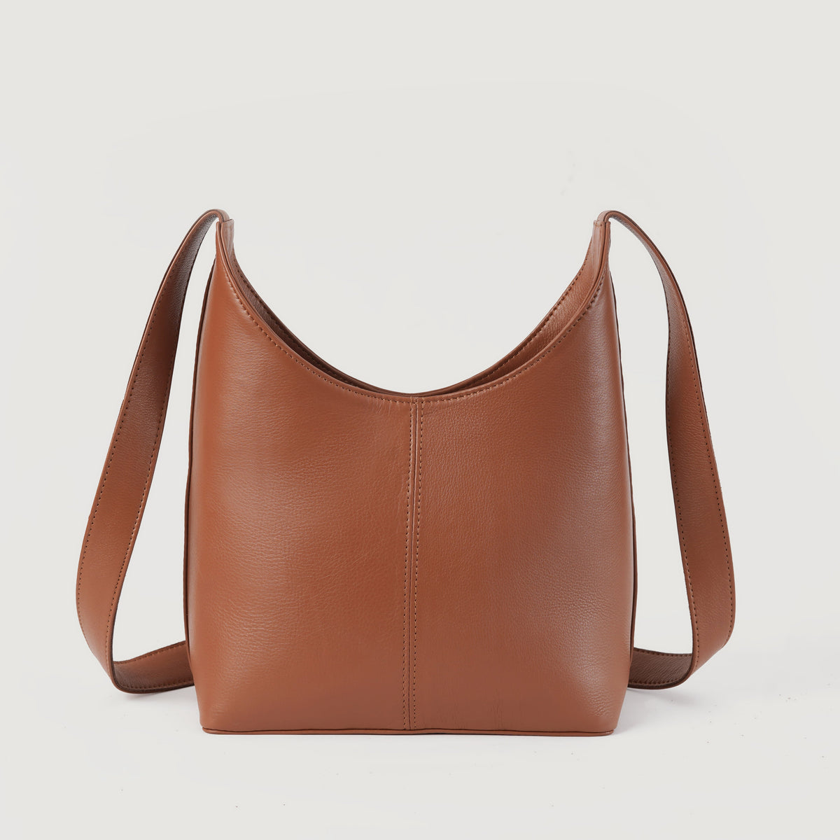 Nærbillede of Classic Collar & Heavy-Duty Zipper Hardware on The Stefani Brown Leather Hobo Bag For Women