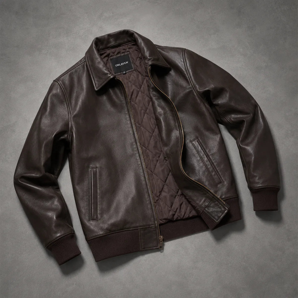 
Tailored Rib Cuffs & Hem Craftsmanship Construction Detail on Dark Brun Sheepskin Bomberjakke i Læder til Mænd