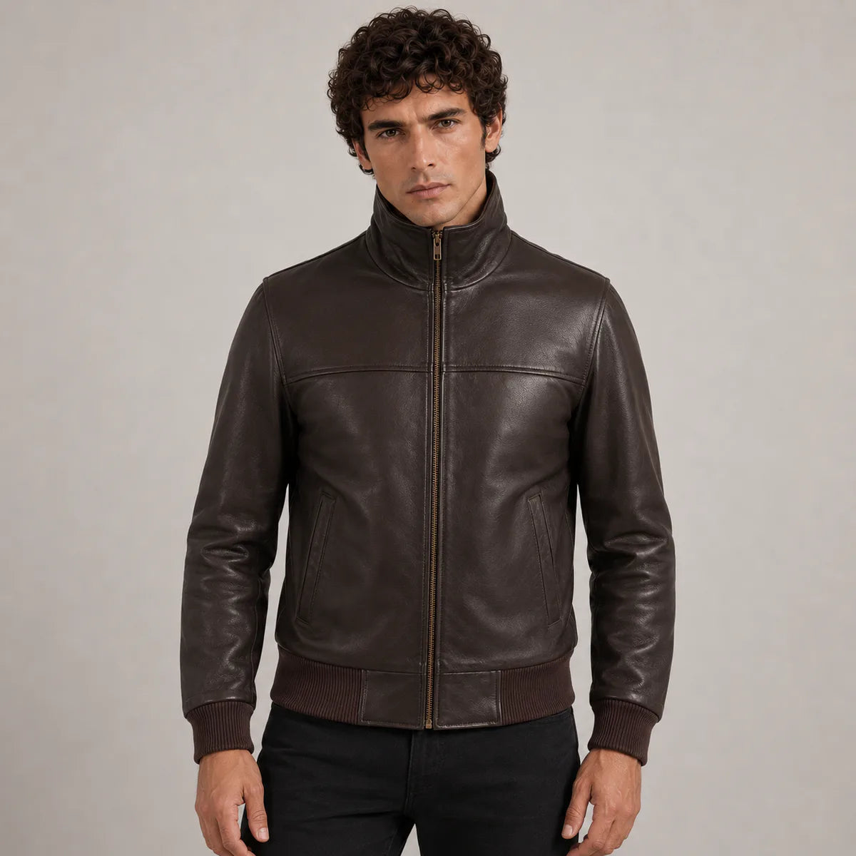 
Dark Brun Sheepskin Bomberjakke i Læder til Mænd in Dark Brown Authentic Sheepskin &Amp; Shearling - Forfra med skræddersyet silhuet | Køb online