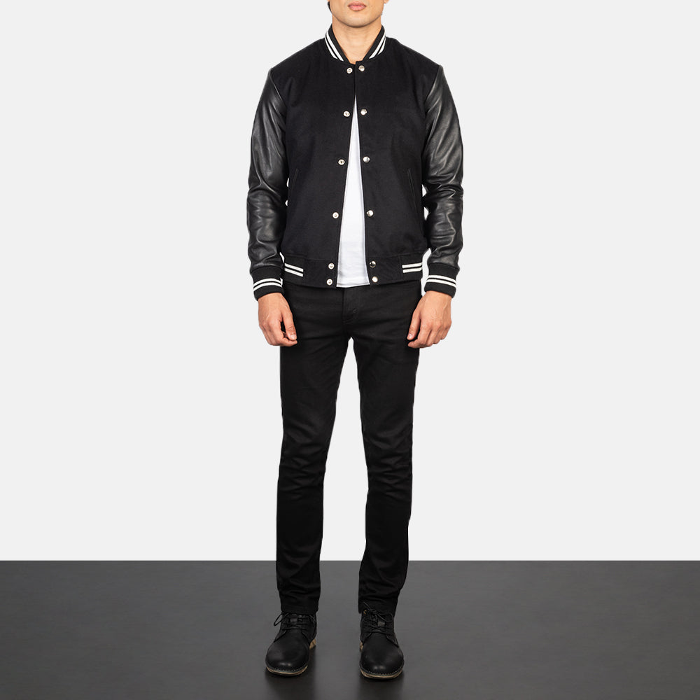 Men's Vaxton Sort Striped Hybrid Varsity Læderjakke til Mænd - Lateral Side Profile View Showing Sleeve Cut &amp; Athletic Taper Fit