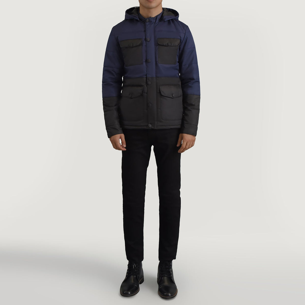 
Wayne Sort & Blå Hooded Puffer Læderjakke til Mænd - Sideprofil med ergonomisk ærmesnit