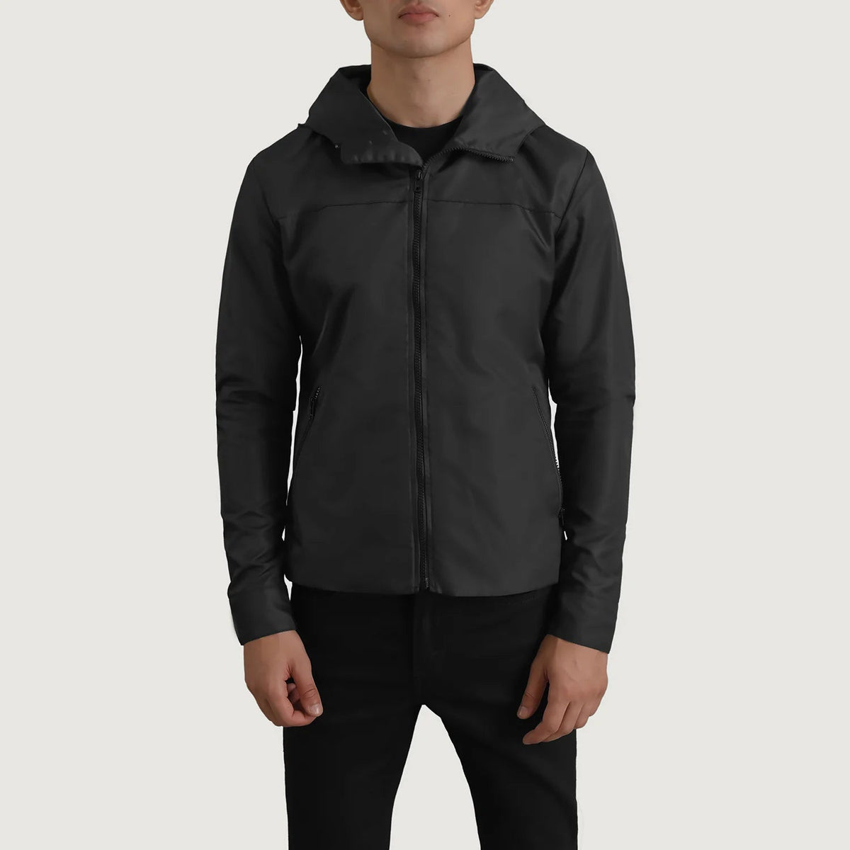 
Nærbillede of Classic Collar & Zipper With Inside Wind Flap. Hardware on Wesley Sort Hooded Windbreaker Læderjakke til Mænd