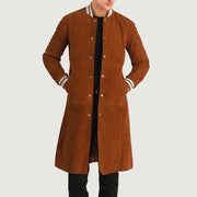 Wilde Brun Suede Varsity Coat til Mænd in Tan Bown Goatskin Suede - Front Profile View &amp; Tailored Silhouette | Buy Online